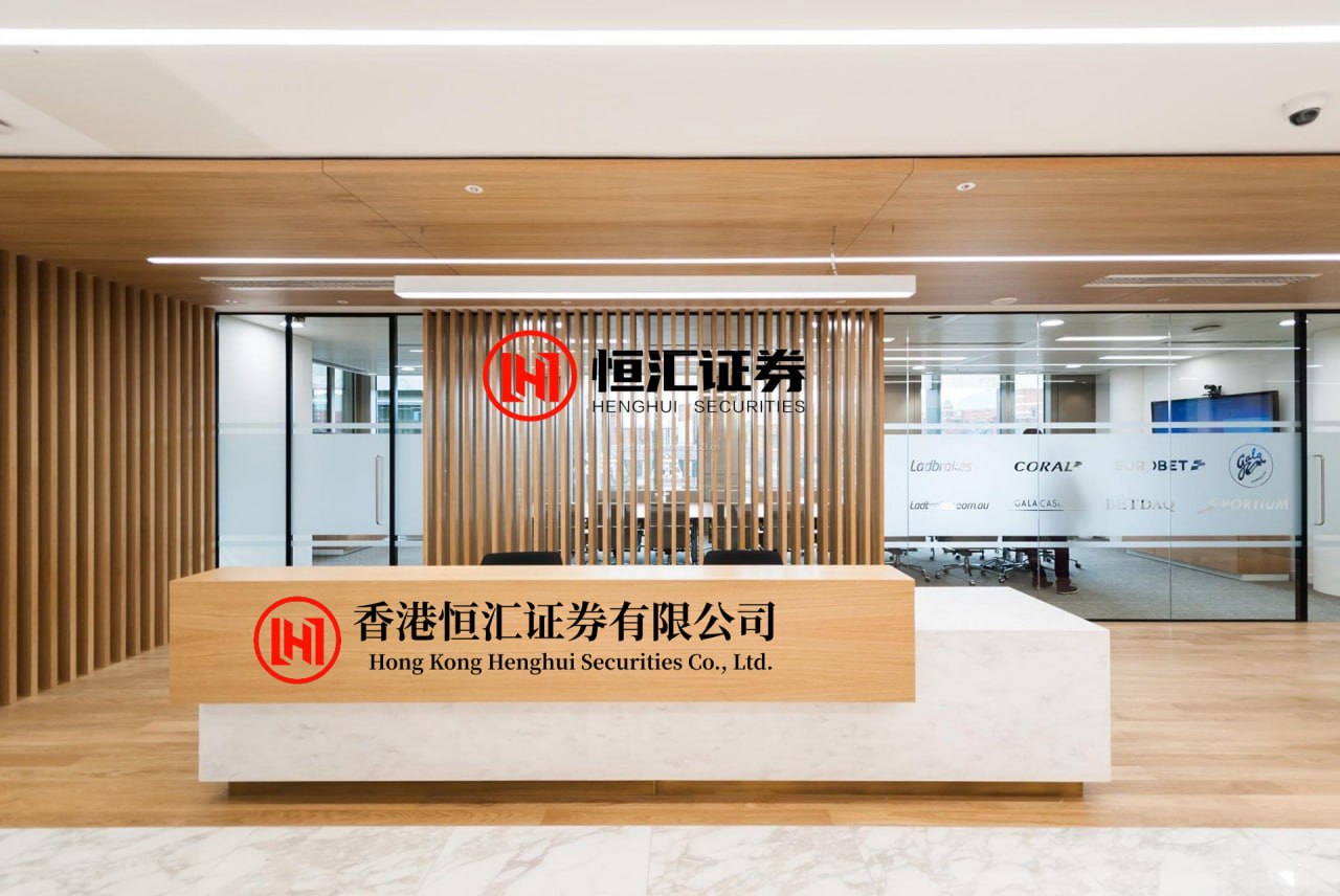 盈易点配资APP下载 伊朗用什么打下阿帕奇？德黑兰或许有神秘武器 一架在霍尔木兹海峡执行巡